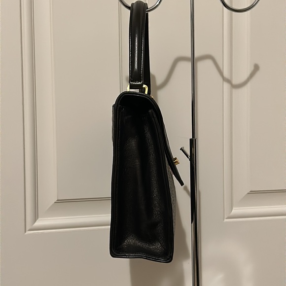 Bally Quilted Black Lambskin Leather Handbag- Gorgeous! - Picture 4 of 12